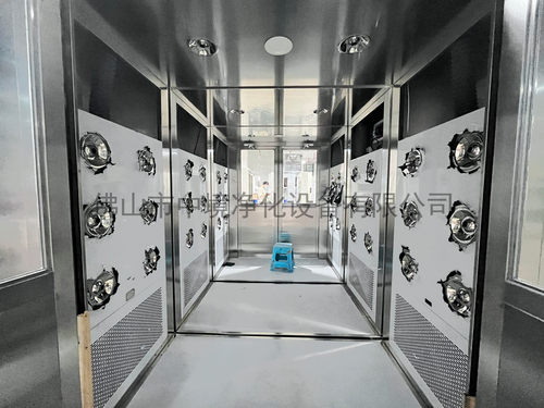 风淋室内部.jpg